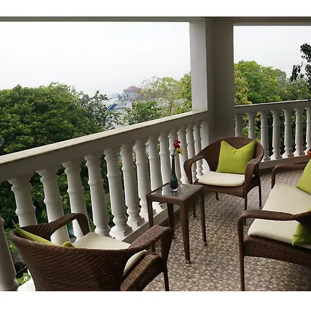 Fragrant Nature Kochi - A Five Star Classified Hotel Exterior photo Balcony