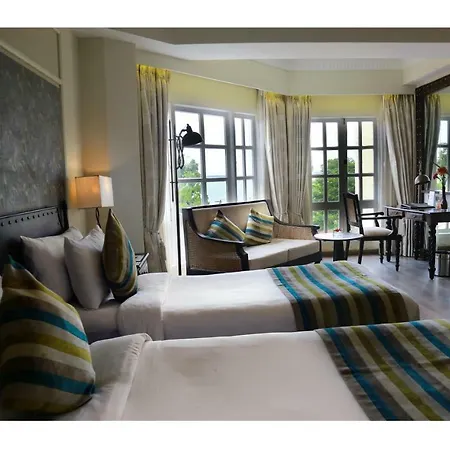 Fragrant Nature Kochi - A Five Star Classified Hotel Exterior photo Deluxe Room